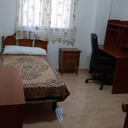 Comfortable Big House In A Peacefull Zone *