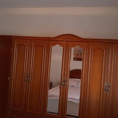 Comfortable Big House In A Peacefull Zone