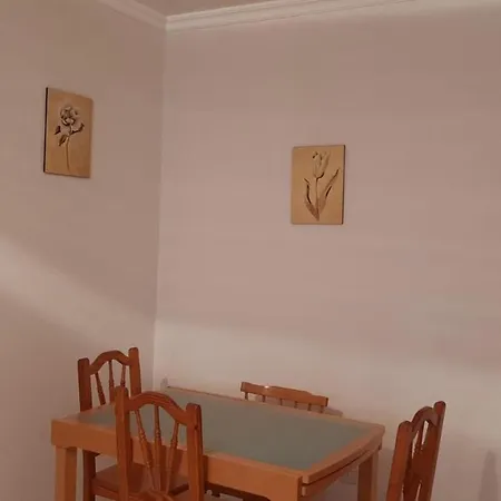 Comfortable Big House In A Peacefull Zone *